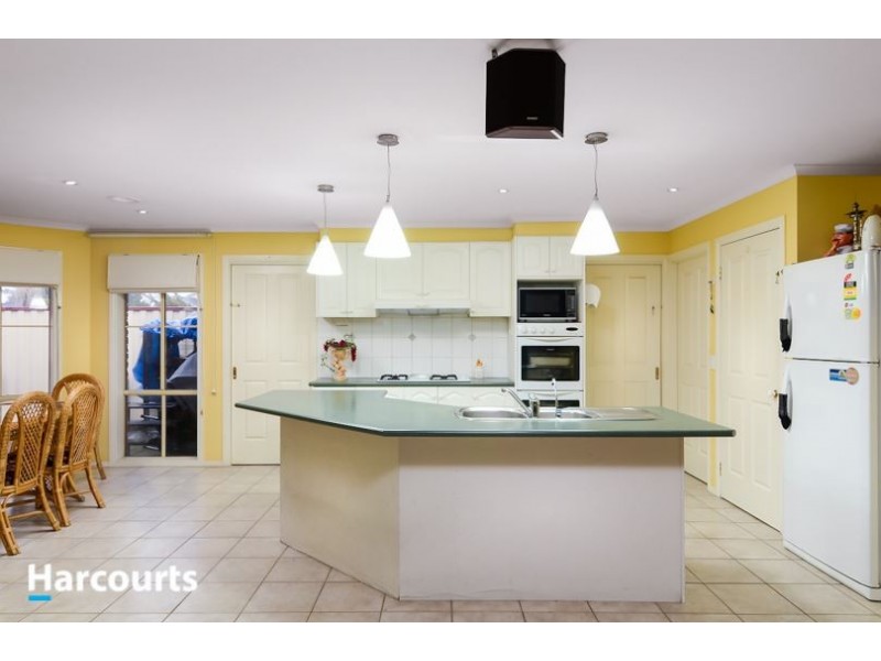 12 Hampshire Drive, Narre Warren South VIC 3805