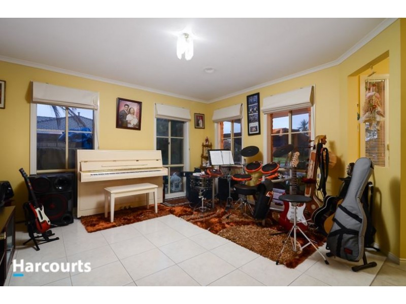 12 Hampshire Drive, Narre Warren South VIC 3805