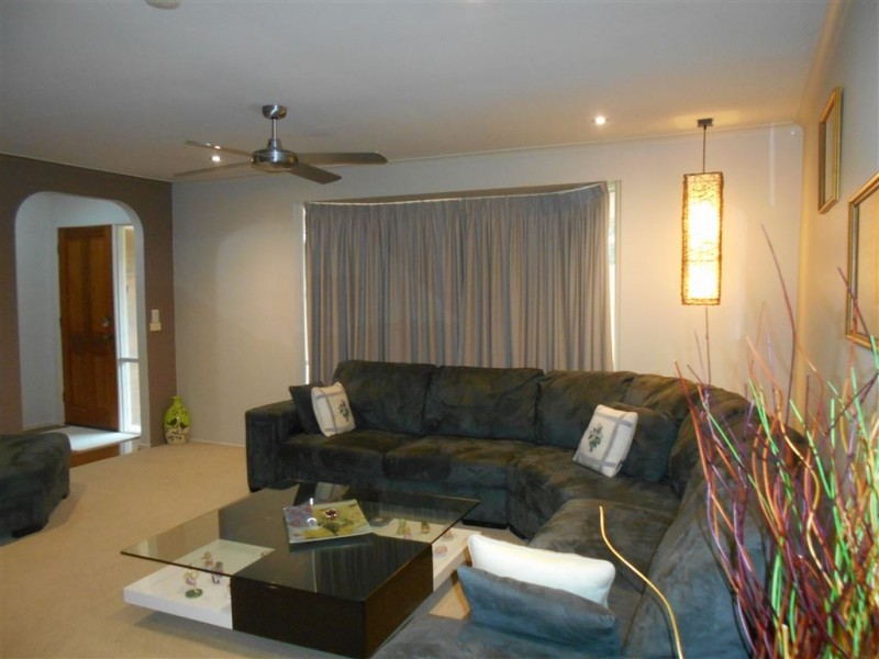 6 Kauri Court, Hampton Park VIC 3976