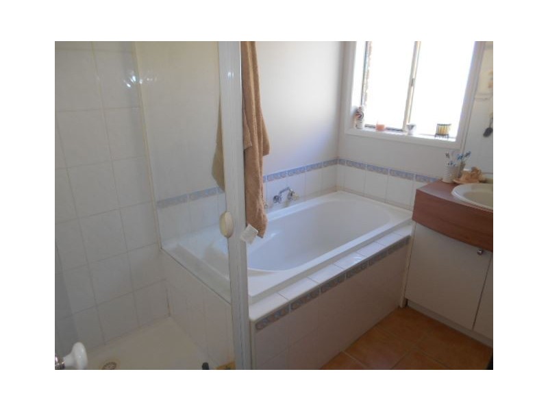 41 Scotsdale Drive, Cranbourne East VIC 3977