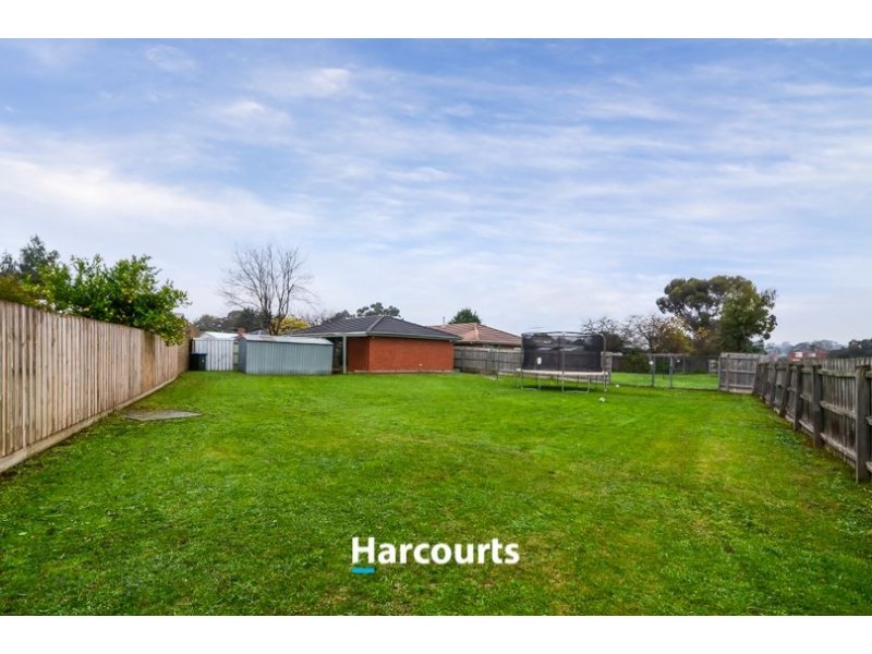 8 Redwood Court, Narre Warren VIC 3805