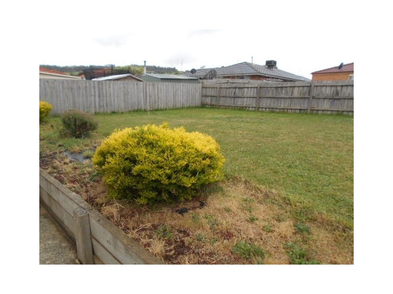 11 New England Way, Narre Warren VIC 3805