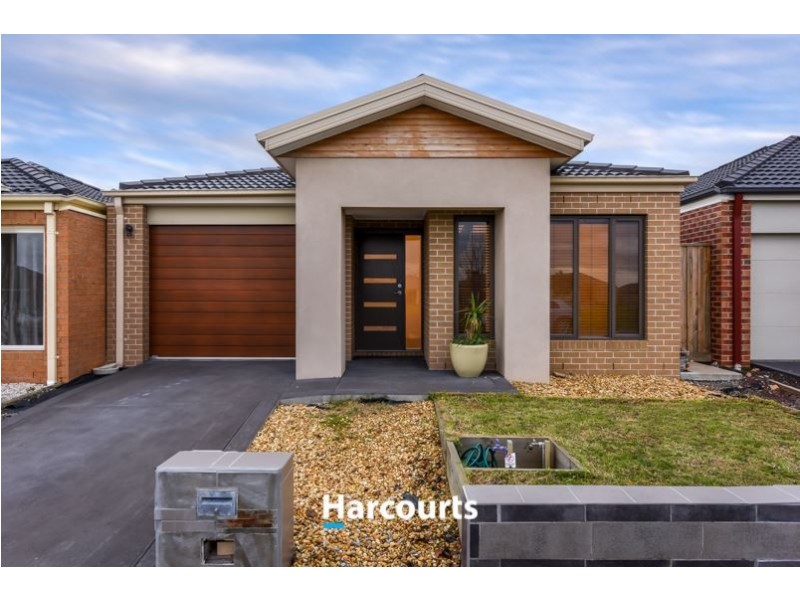 25 Celsius Drive, Cranbourne North VIC 3977