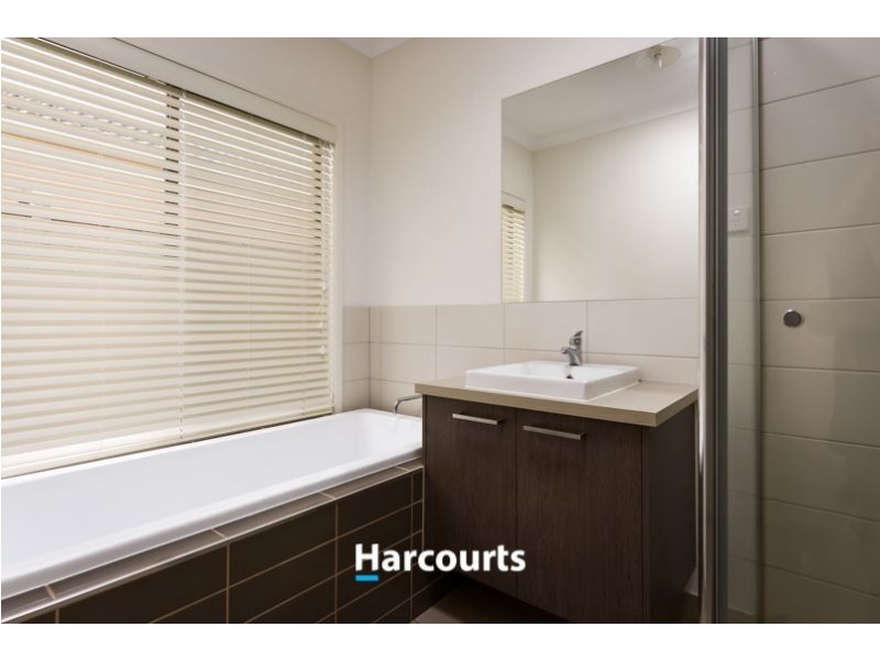 25 Celsius Drive, Cranbourne North VIC 3977