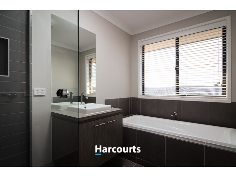 4 Sackville Avenue, Clyde North VIC 3978