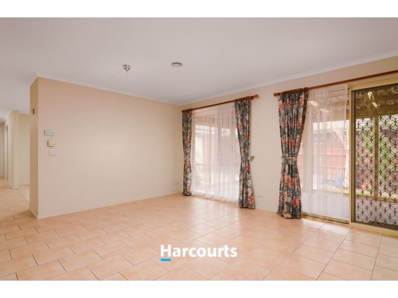 25 Trafalgar Way, Cranbourne East VIC 3977