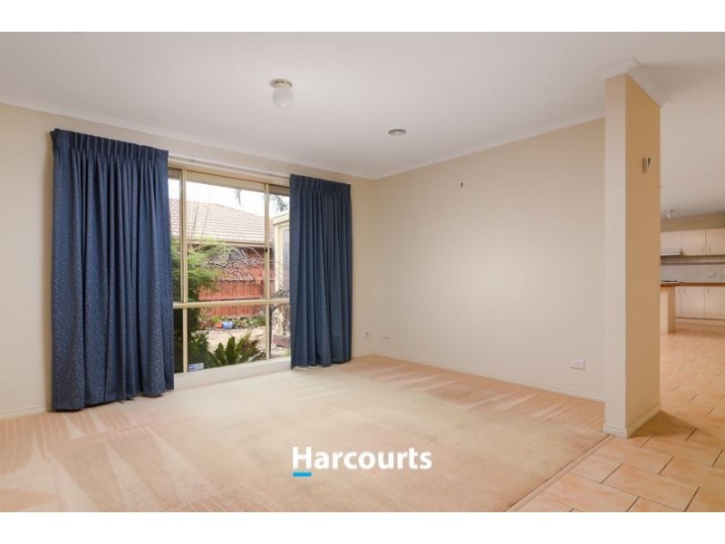 25 Trafalgar Way, Cranbourne East VIC 3977