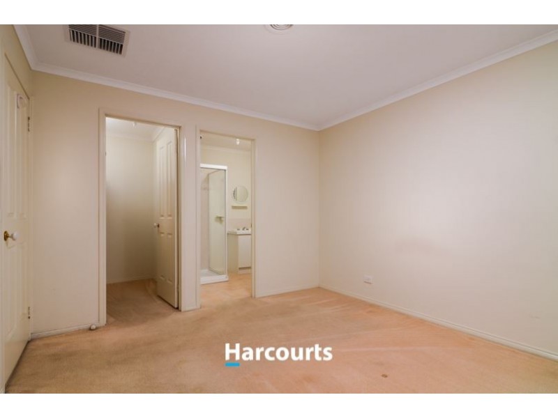25 Trafalgar Way, Cranbourne East VIC 3977