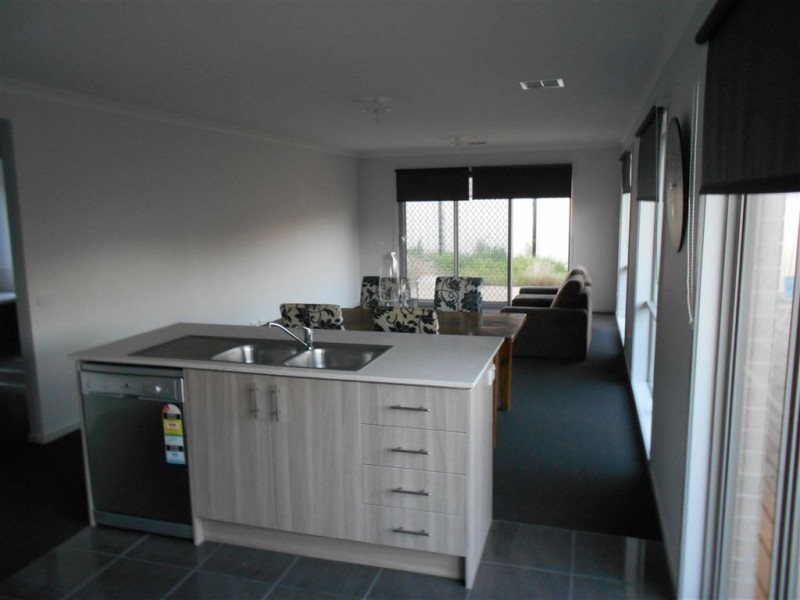 9 Andretti Avenue, Lynbrook VIC 3975