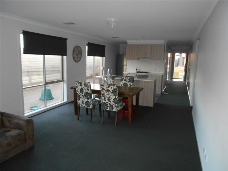 9 Andretti Avenue, Lynbrook VIC 3975