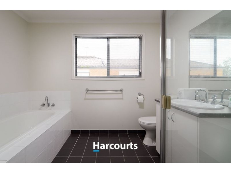 24 Flinders Chase, Pakenham VIC 3810