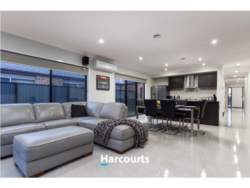 35 Burford Way, Cranbourne North VIC 3977