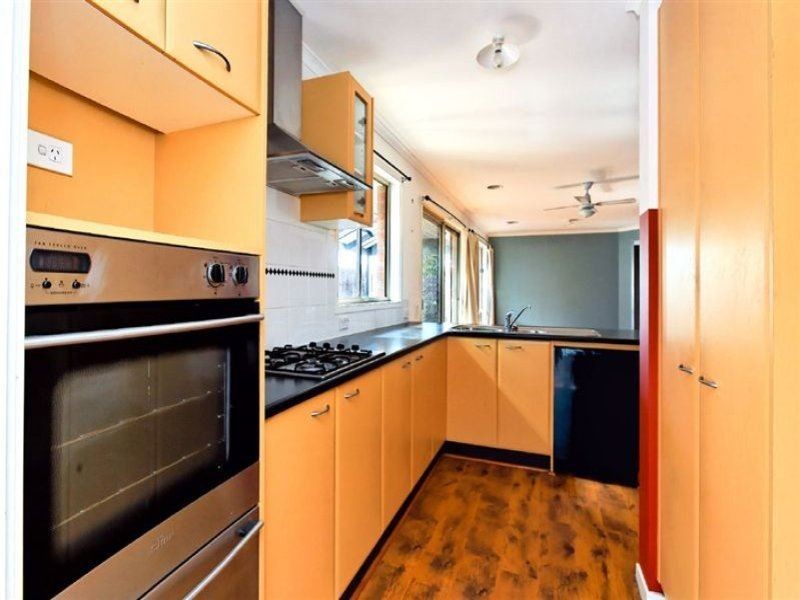 39 Chatswood Drive, Narre Warren South VIC 3805