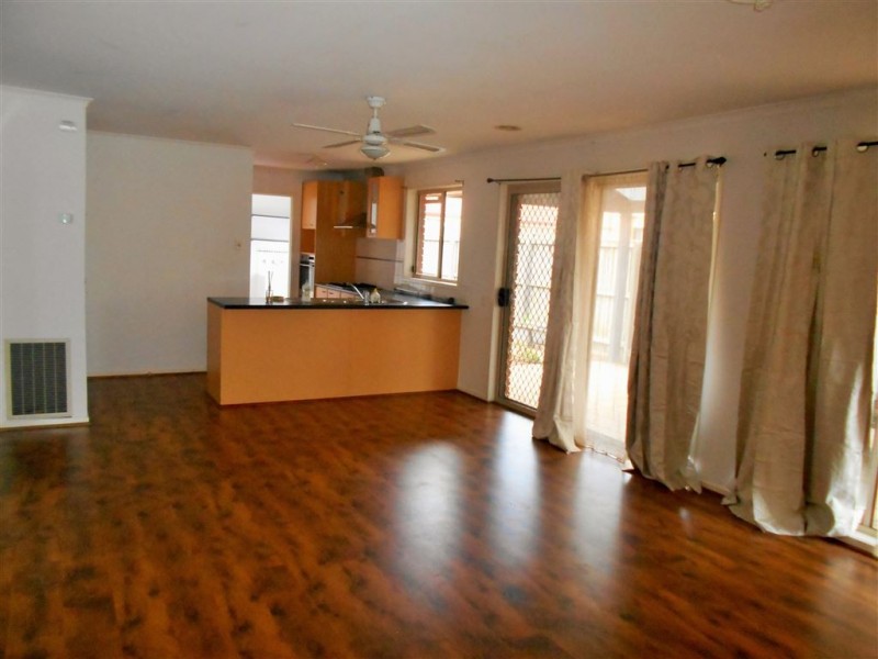 39 Chatswood Drive, Narre Warren South VIC 3805