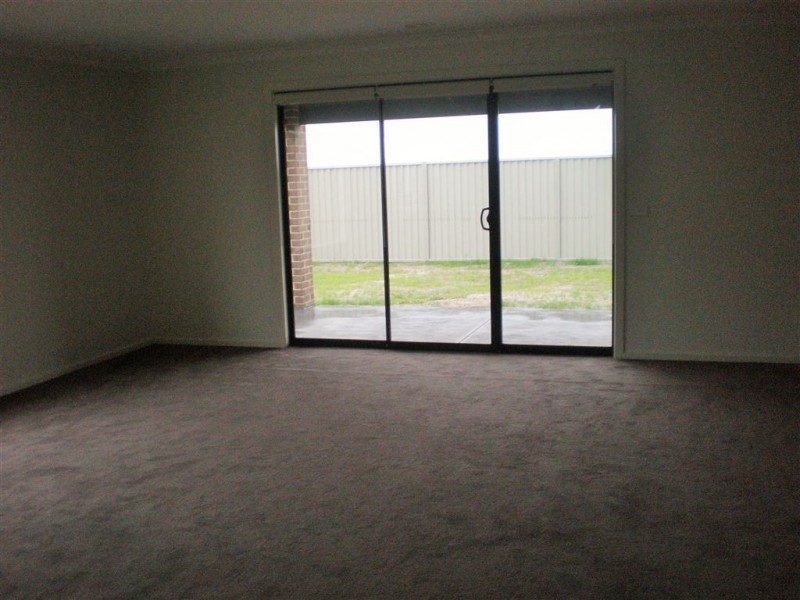 47 Statesman Circuit, Cranbourne East VIC 3977