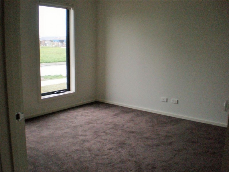 47 Statesman Circuit, Cranbourne East VIC 3977