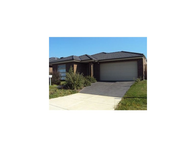 1 Aisbett Close, Lynbrook VIC 3975