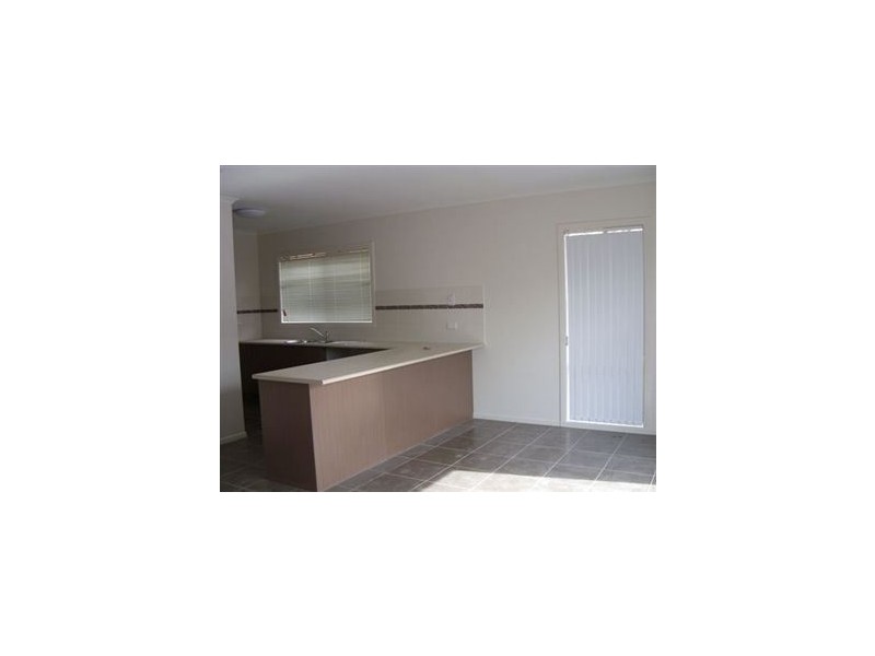 1 Aisbett Close, Lynbrook VIC 3975