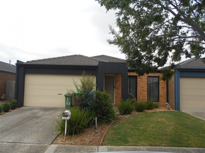 23 Phoenix Avenue, Cranbourne VIC 3977