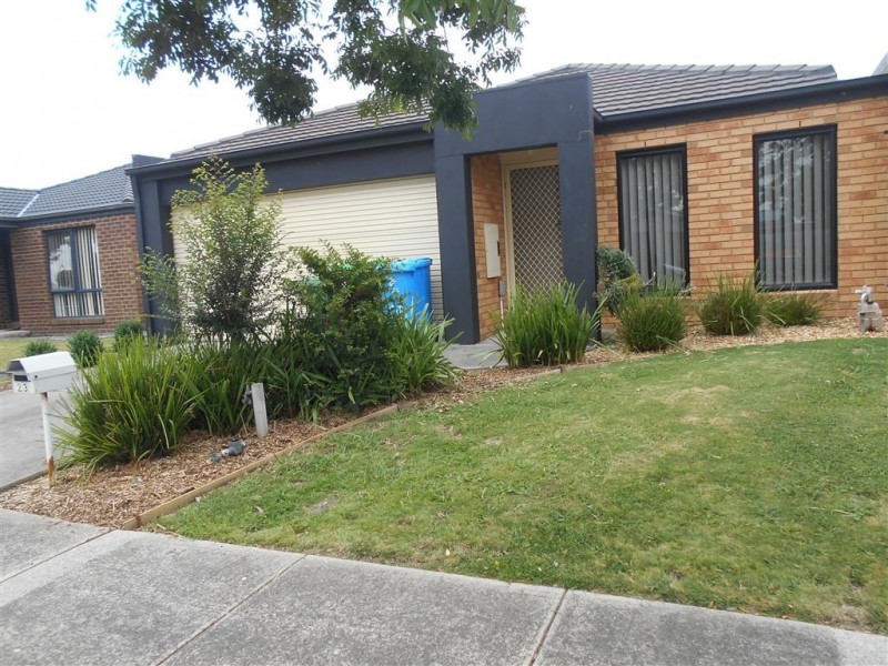 23 Phoenix Avenue, Cranbourne VIC 3977