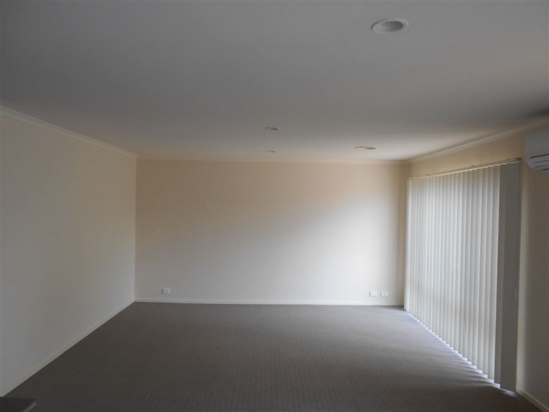 23 Phoenix Avenue, Cranbourne VIC 3977