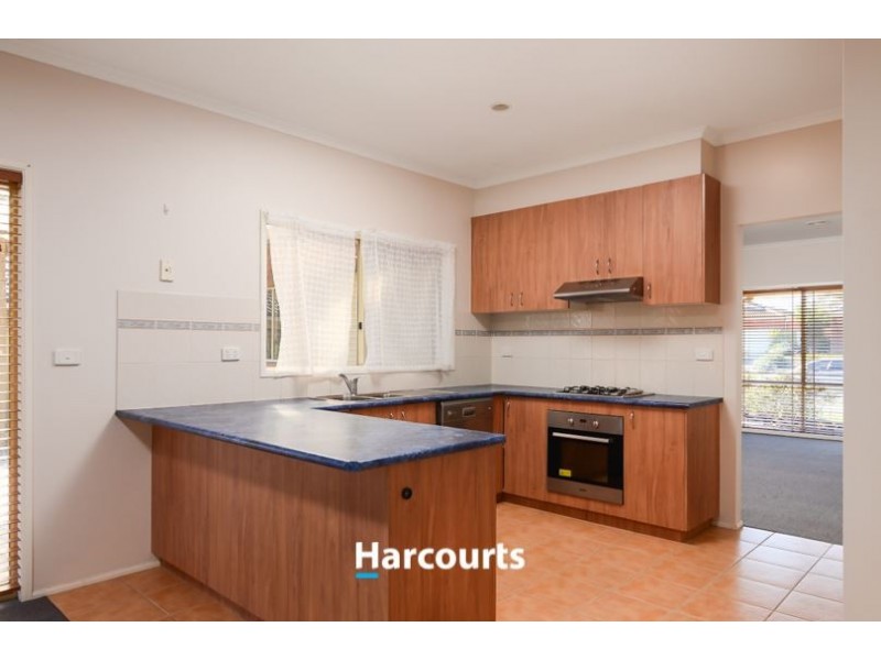 41 Scotsdale Drive, Cranbourne East VIC 3977