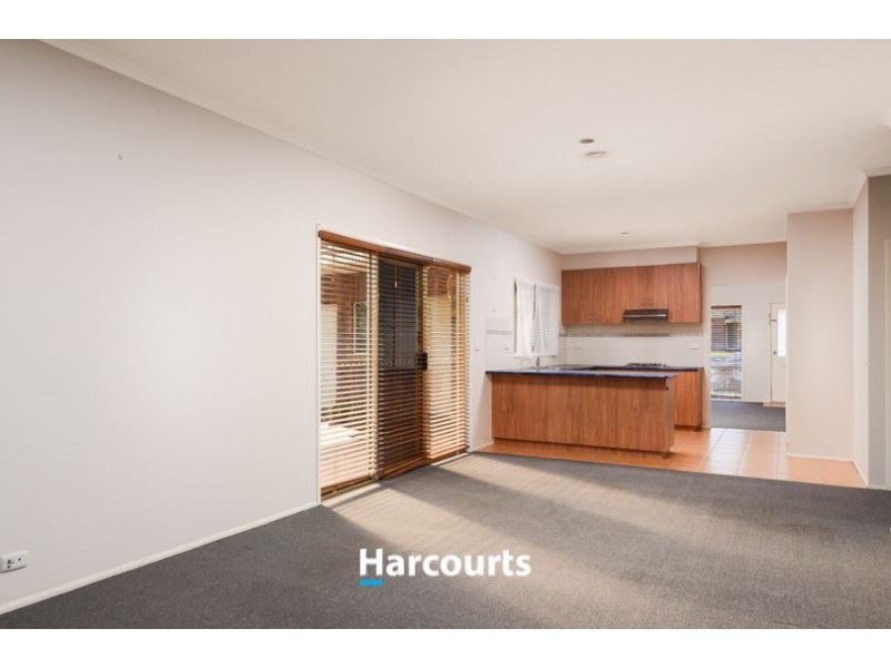 41 Scotsdale Drive, Cranbourne East VIC 3977