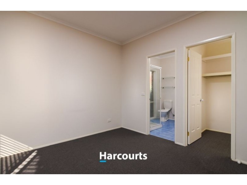 41 Scotsdale Drive, Cranbourne East VIC 3977