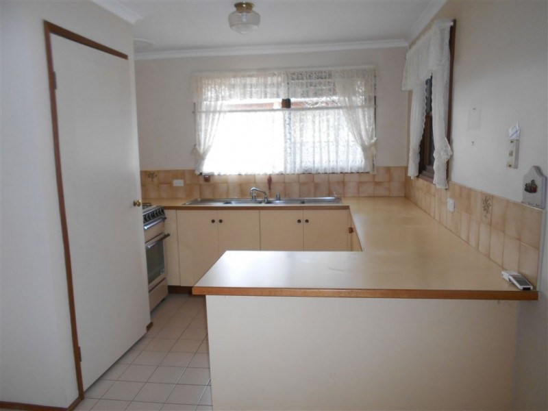 64 Kurrajong Road, Narre Warren VIC 3805