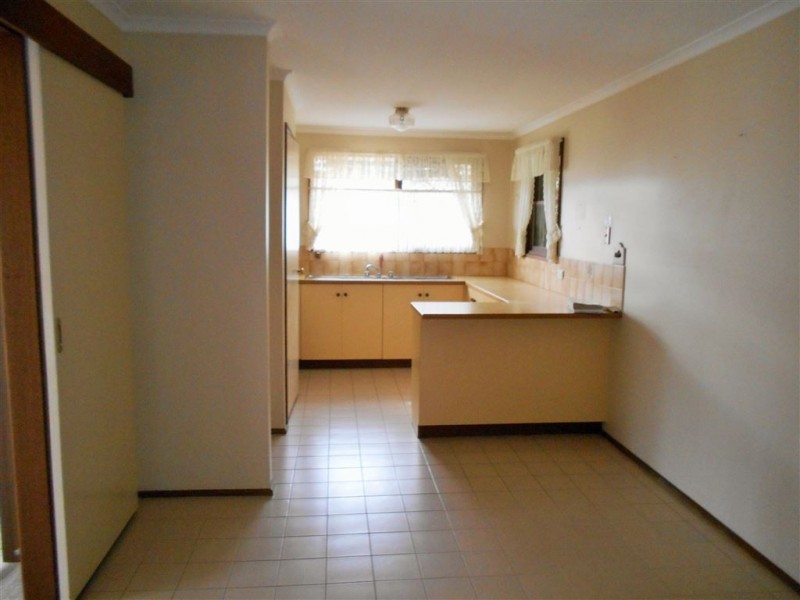 64 Kurrajong Road, Narre Warren VIC 3805