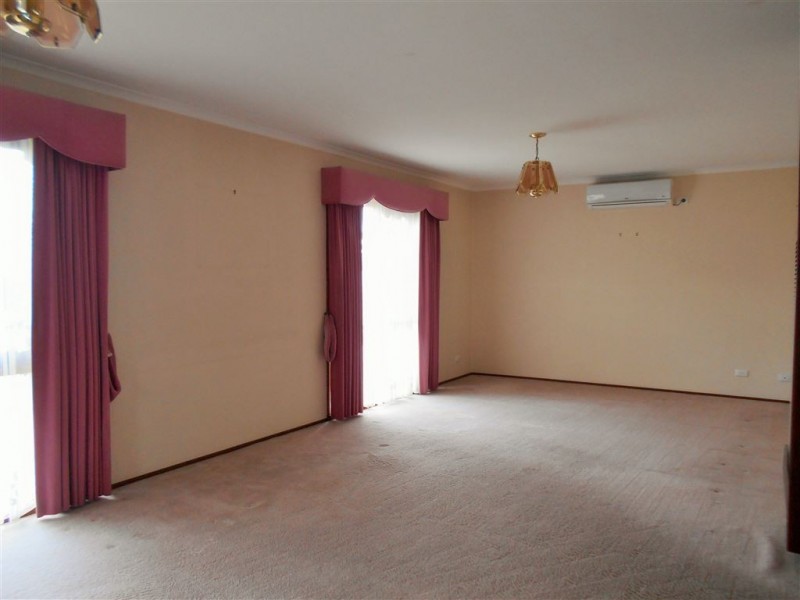 64 Kurrajong Road, Narre Warren VIC 3805