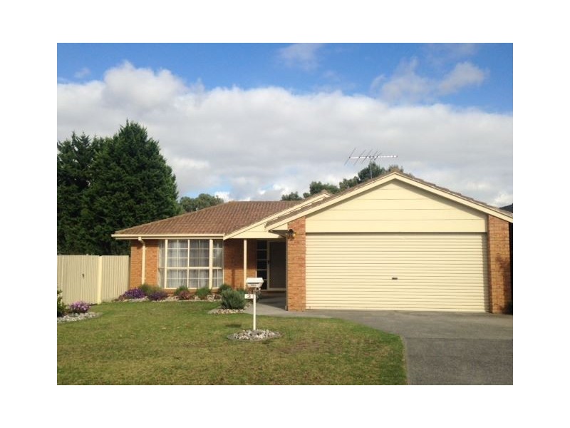 3 Franks Way, Cranbourne North VIC 3977