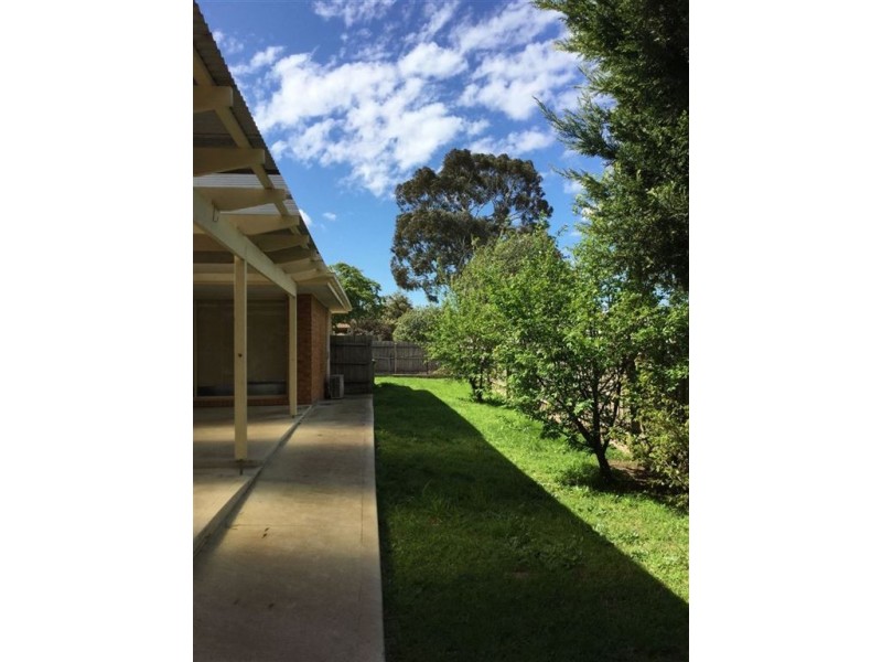 3 Franks Way, Cranbourne North VIC 3977