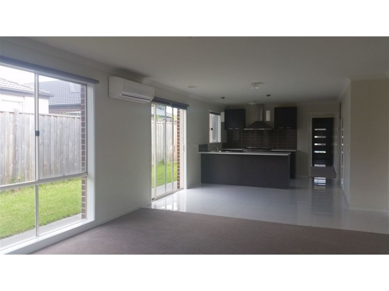 4 Galileo Way, Cranbourne West VIC 3977