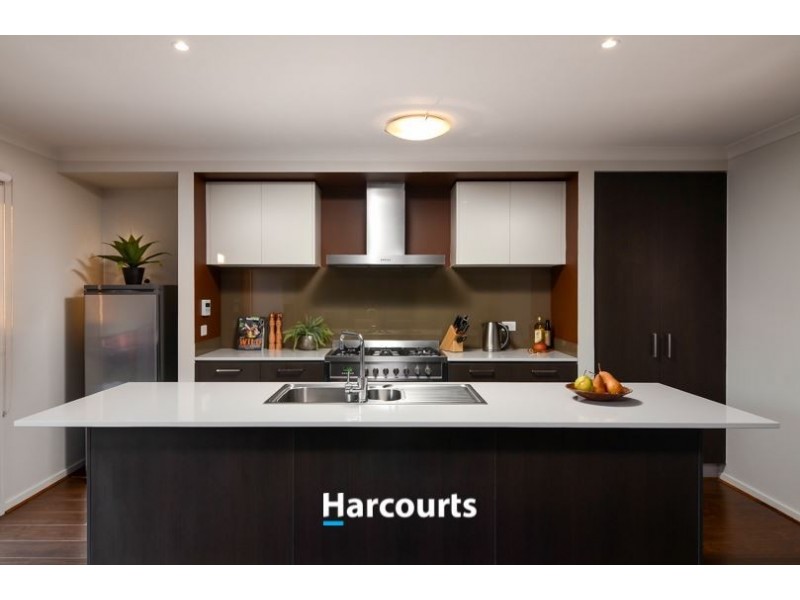 11 Fleuve Rise, Clyde North VIC 3978