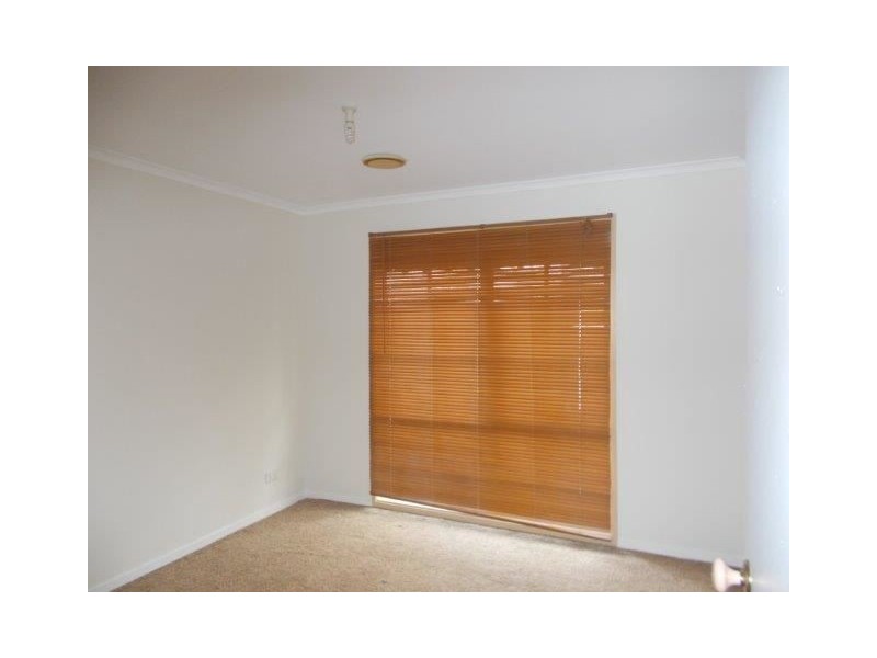 16 Bowman Close, Narre Warren South VIC 3805