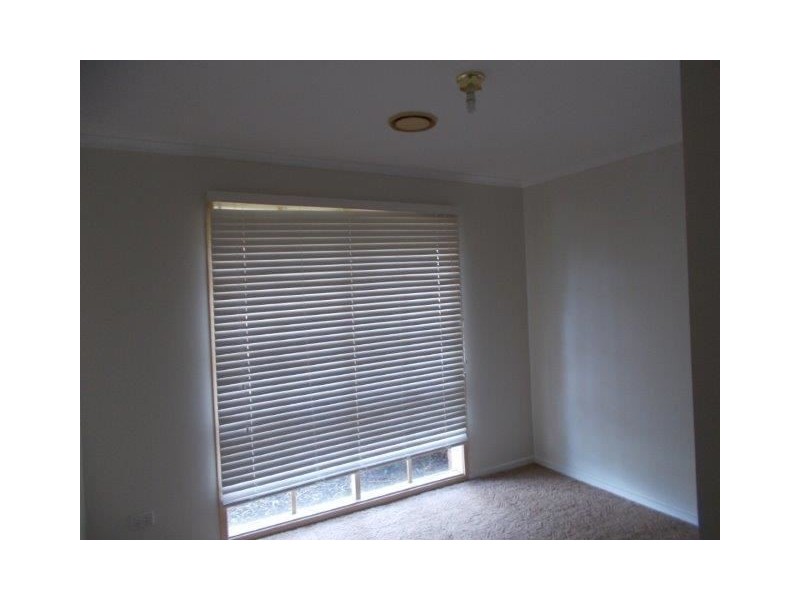 16 Bowman Close, Narre Warren South VIC 3805