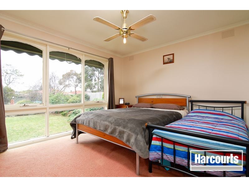 8 Pemberton Drive, Narre Warren VIC 3805