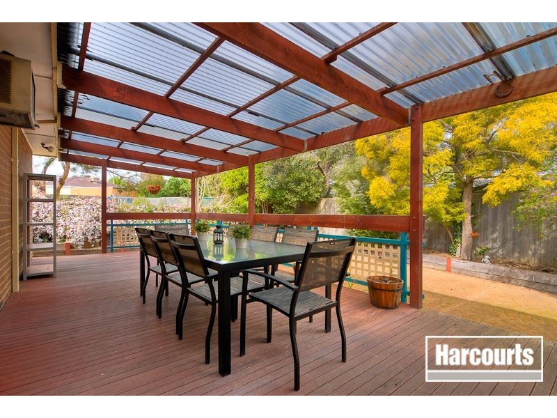 8 Pemberton Drive, Narre Warren VIC 3805