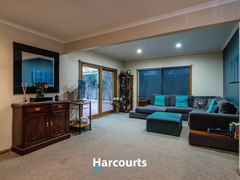 17 Baringa Park Drive, Narre Warren South VIC 3805