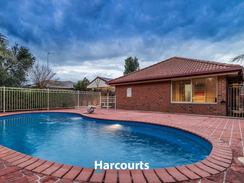17 Baringa Park Drive, Narre Warren South VIC 3805