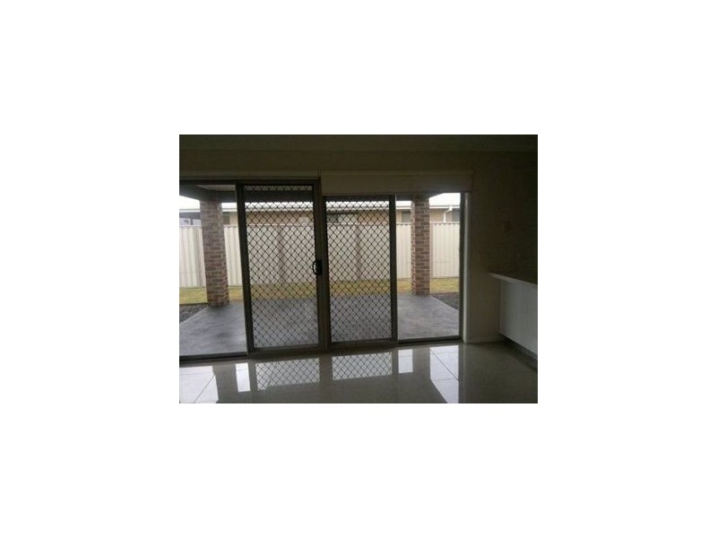 19 Edenbrook Circuit, Pakenham VIC 3810