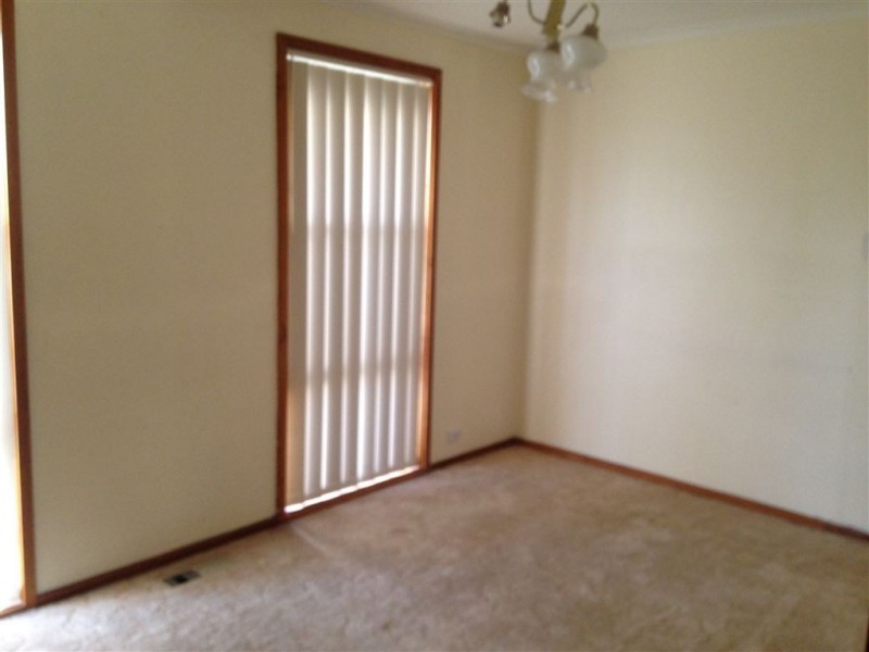 19 Village Drive, Hampton Park VIC 3976