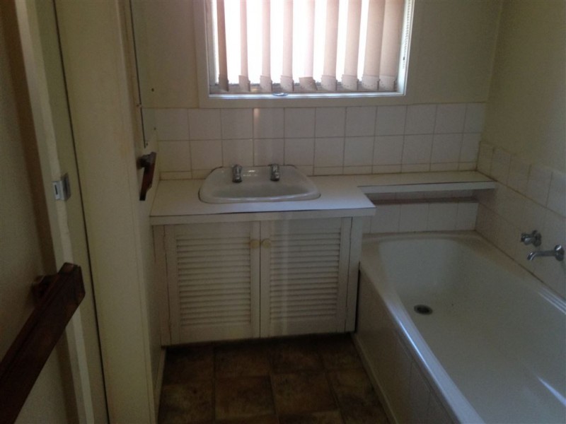 19 Village Drive, Hampton Park VIC 3976