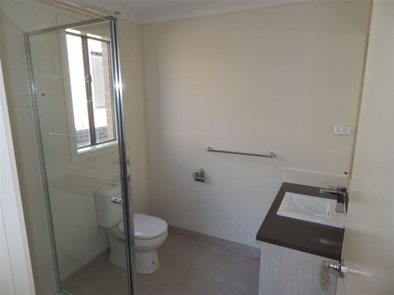 8 Mayflower Drive, Cranbourne West VIC 3977