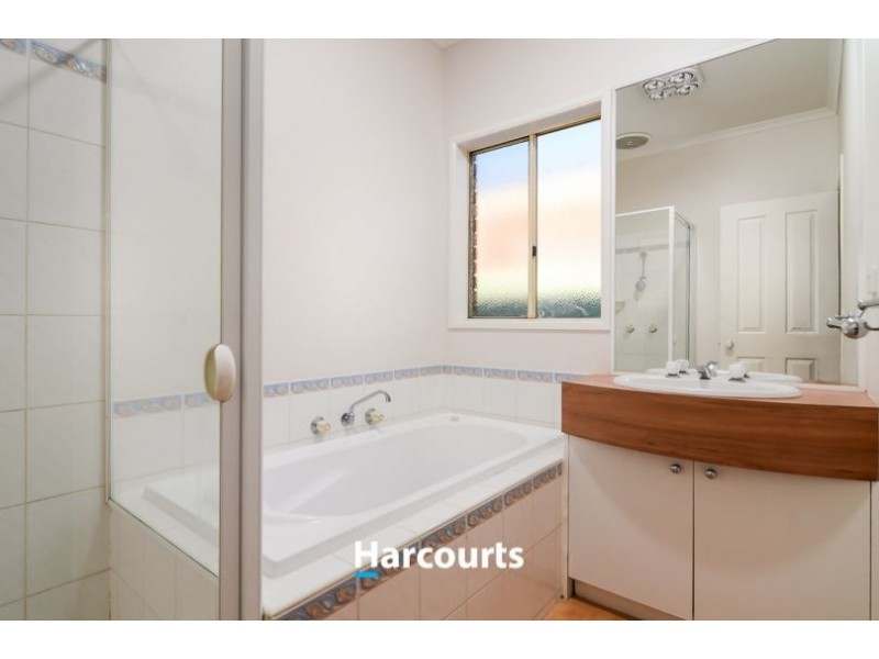 41 Scotsdale Drive, Cranbourne East VIC 3977