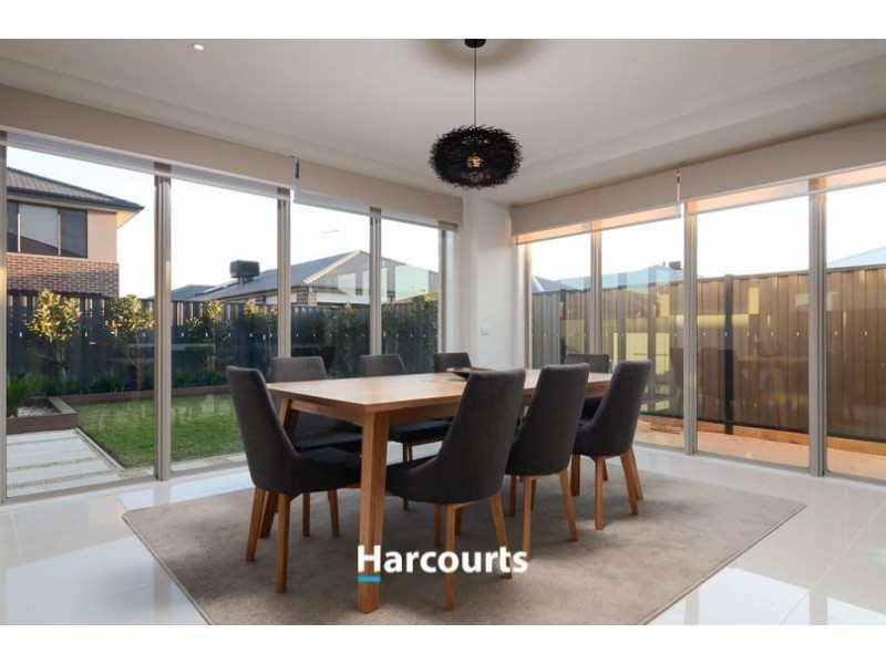 60 Serene Way, Clyde North VIC 3978