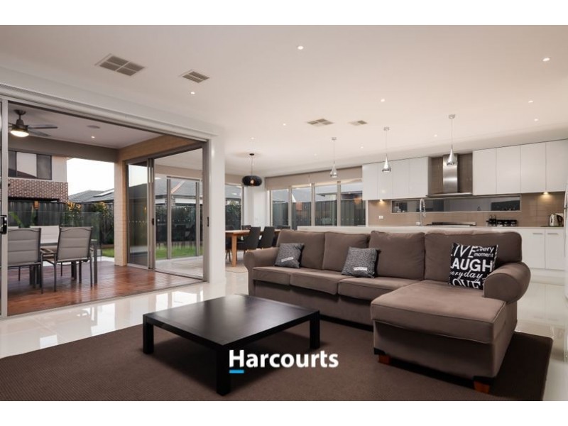 60 Serene Way, Clyde North VIC 3978