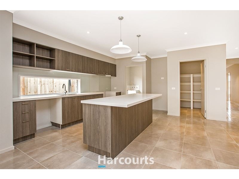 5 Randall Ave, Clyde North VIC 3978