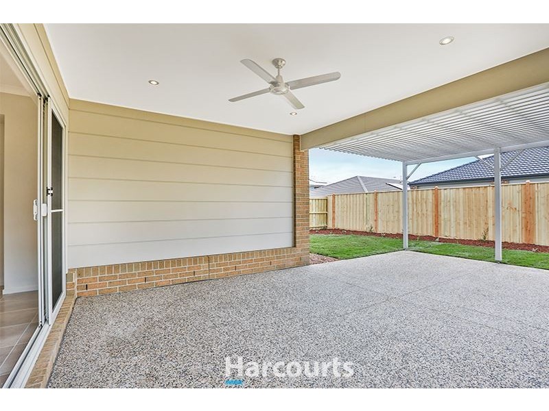 5 Randall Ave, Clyde North VIC 3978